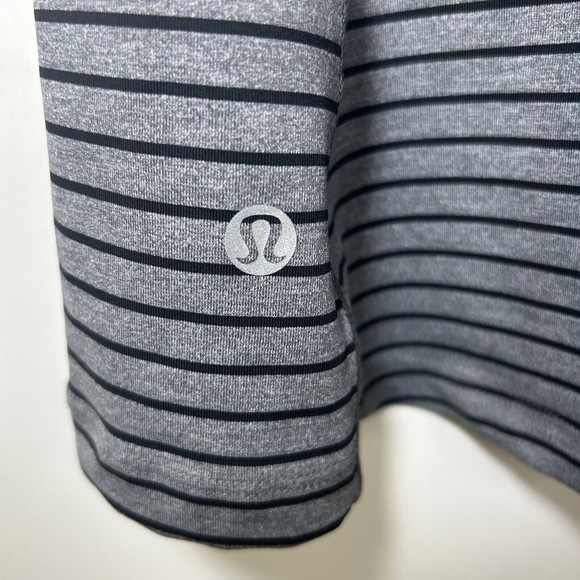 Lululemon Sz. 4 Super Sport Gray Blue Striped Animal Print Athletic Tank Top - Picture 5 of 12